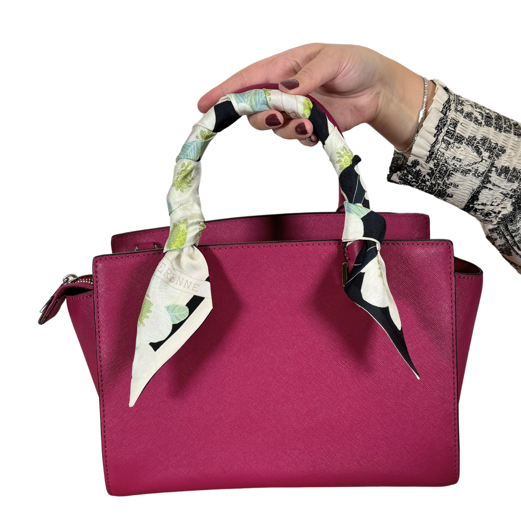 How to Wrap a Twilly Around Your Bag Handle