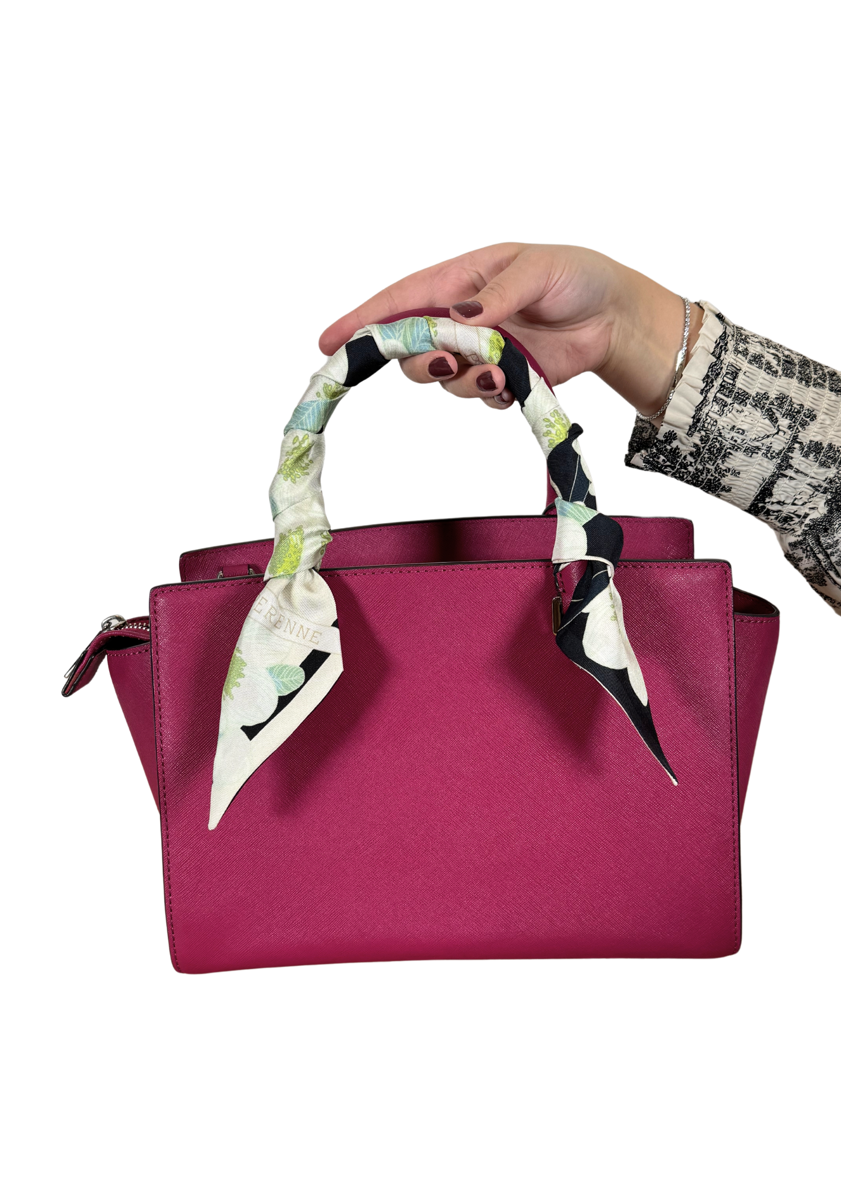How to Wrap a Twilly Around Your Bag Handle